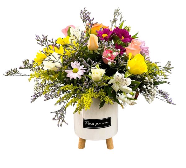 ARRANJO DE FLORES MISTAS NO CACHEPÔ