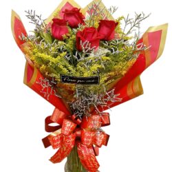 BUQUÊ COM 4 ROSAS