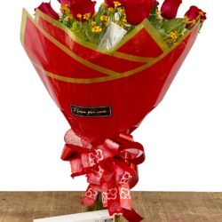 Buquê de 12 Rosas com Rafaello