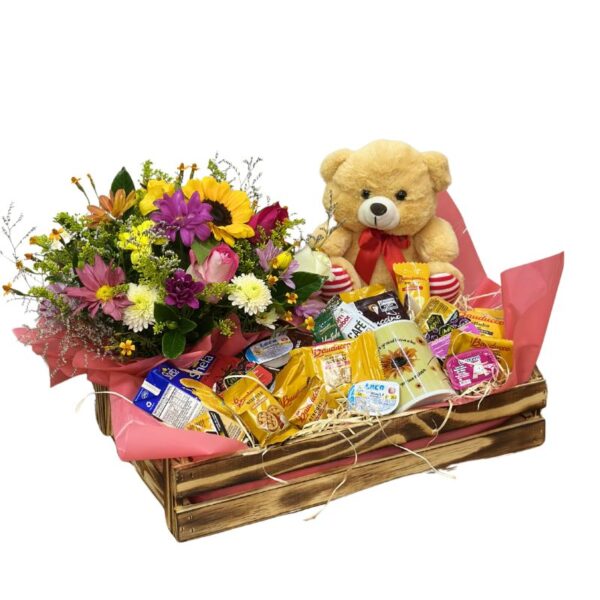 Cesta de café da manhã com flores mistas + pelúcia de 30 cm