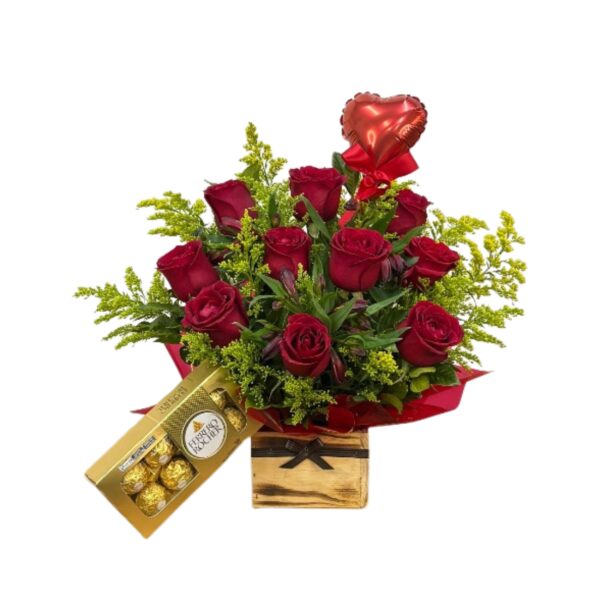 Arranjo com 10 rosas e Ferrero Rocher 8 Unidades