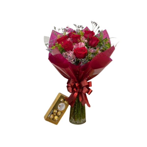 Buquê com 7 rosas vermelhas e ferrero rocher (8 unidades)